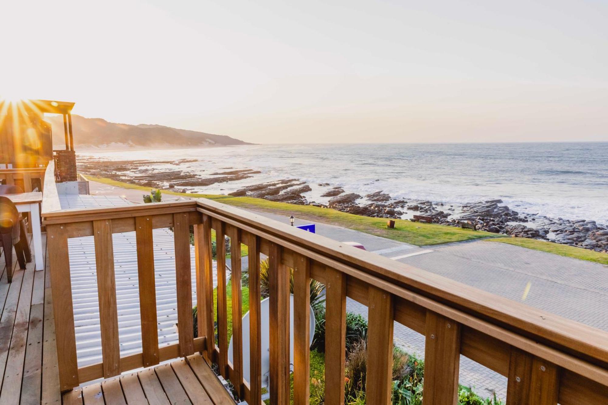 Mitford-On-Sea Aparthotel Morgan's Bay Exterior photo